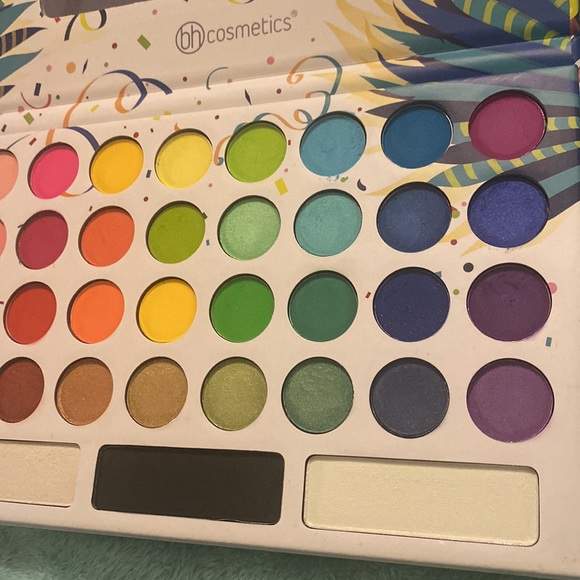 BH Cosmetics Take Me Back To Brazil Eyeshadow Palette - Picture 2 of 4